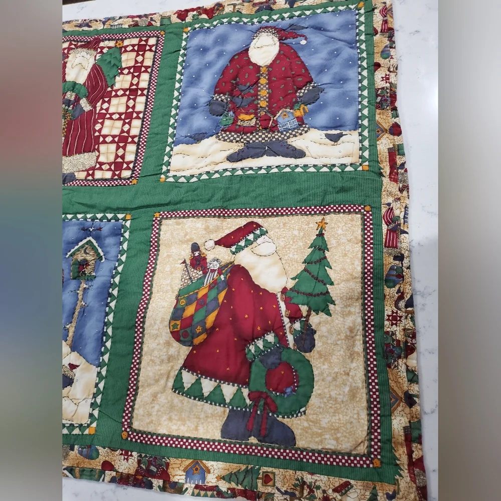Santa Clause Christmas Holiday Quilt Lap Blanket